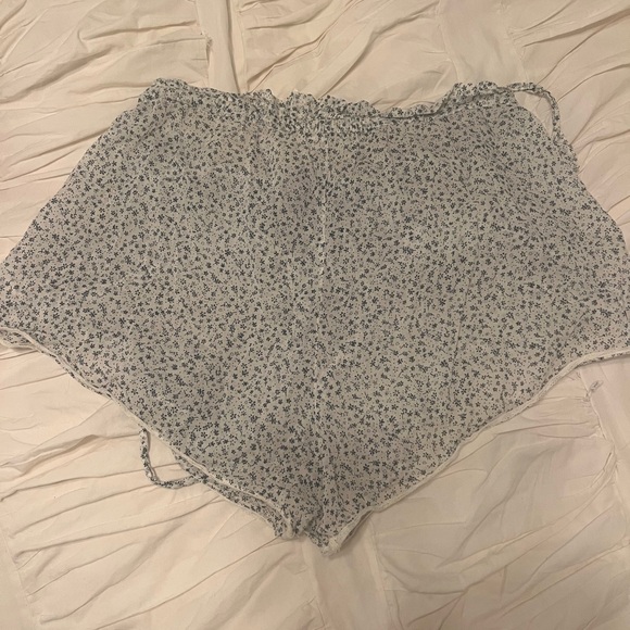 Doen Floral Print shorts and top set - small - Blue and White - Picture 3 of 9